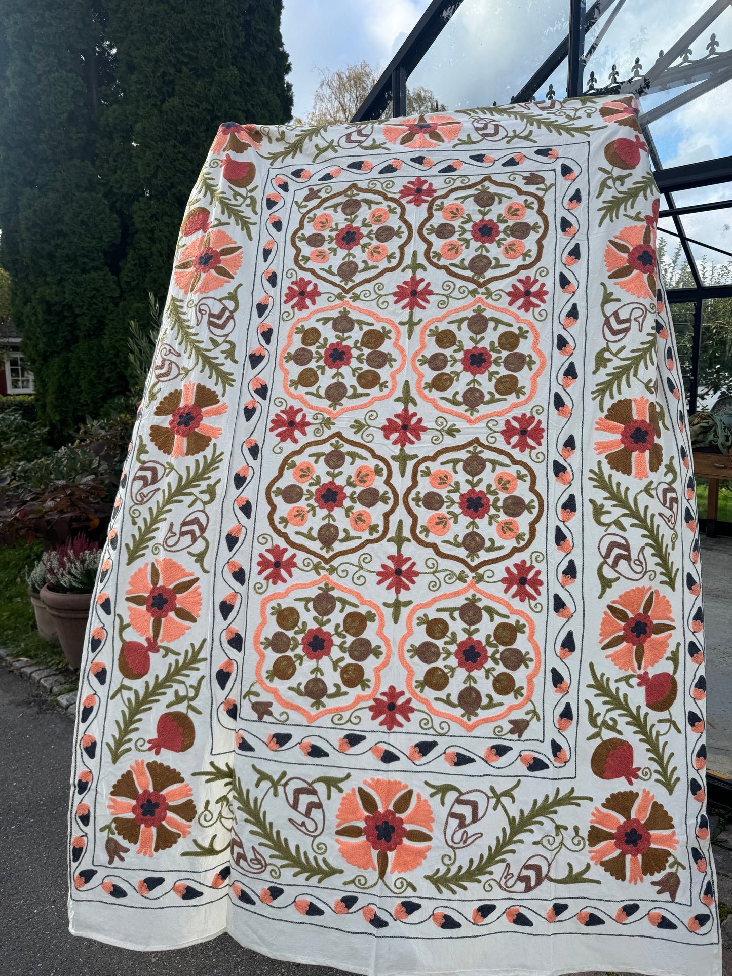 Suzani - brodert bomull