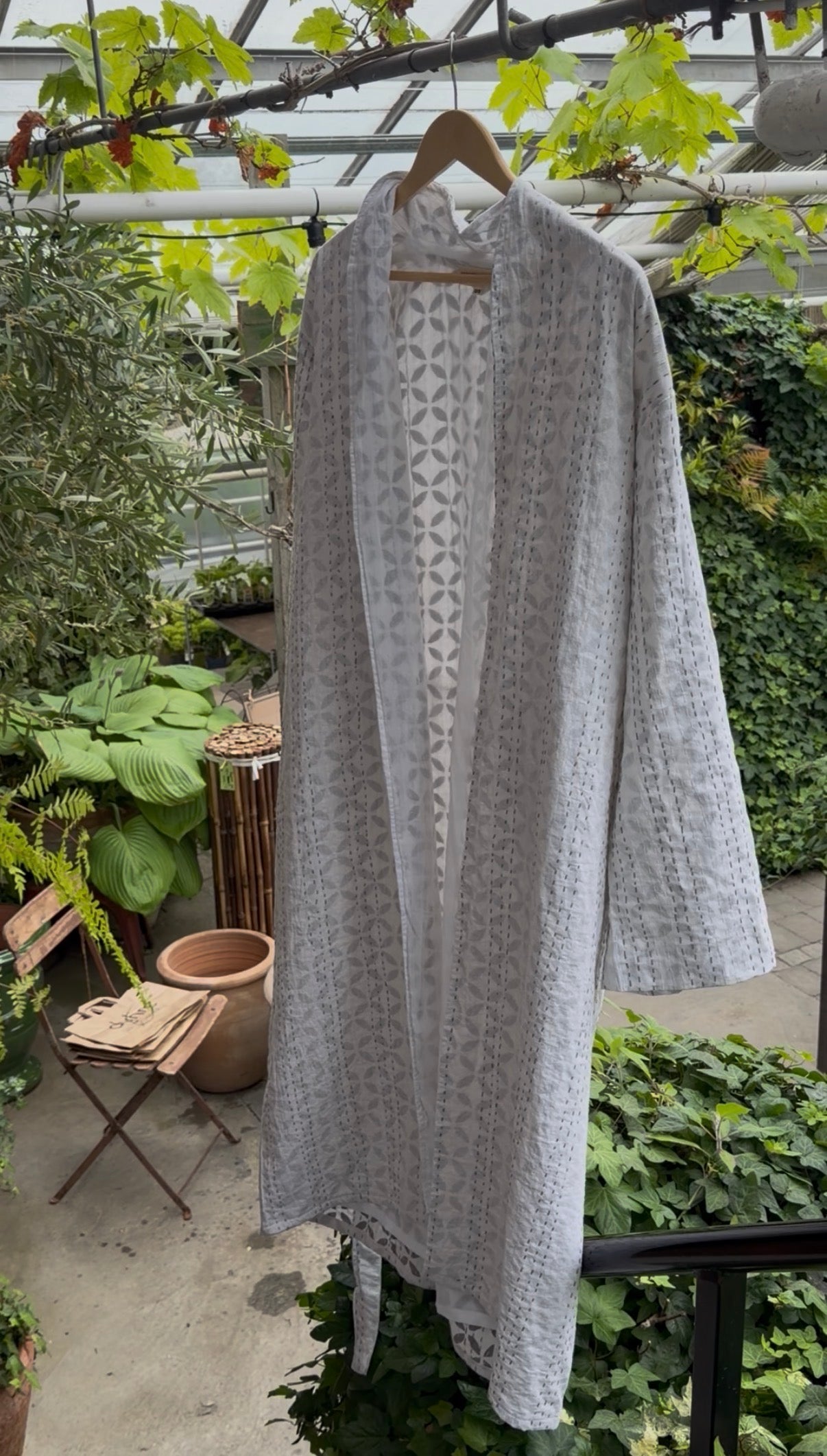 Morgenkåpe - hvit kantha, tolags bomull