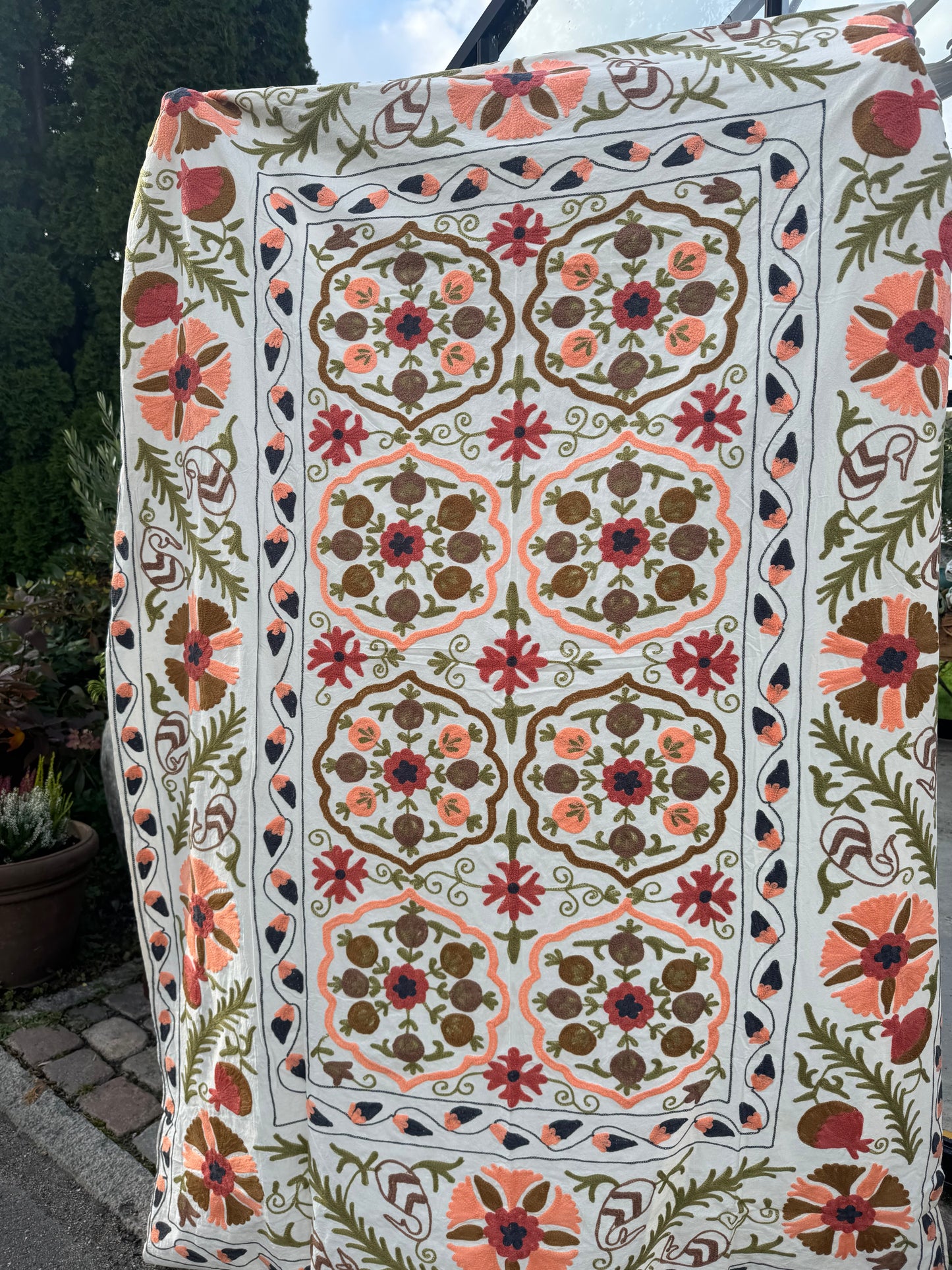 Suzani - brodert bomull