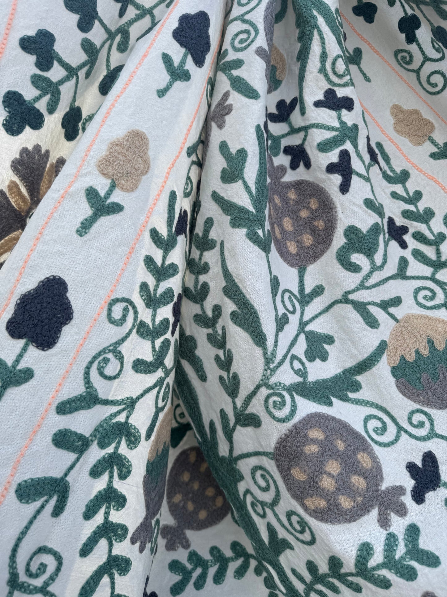 Suzani - brodert bomull