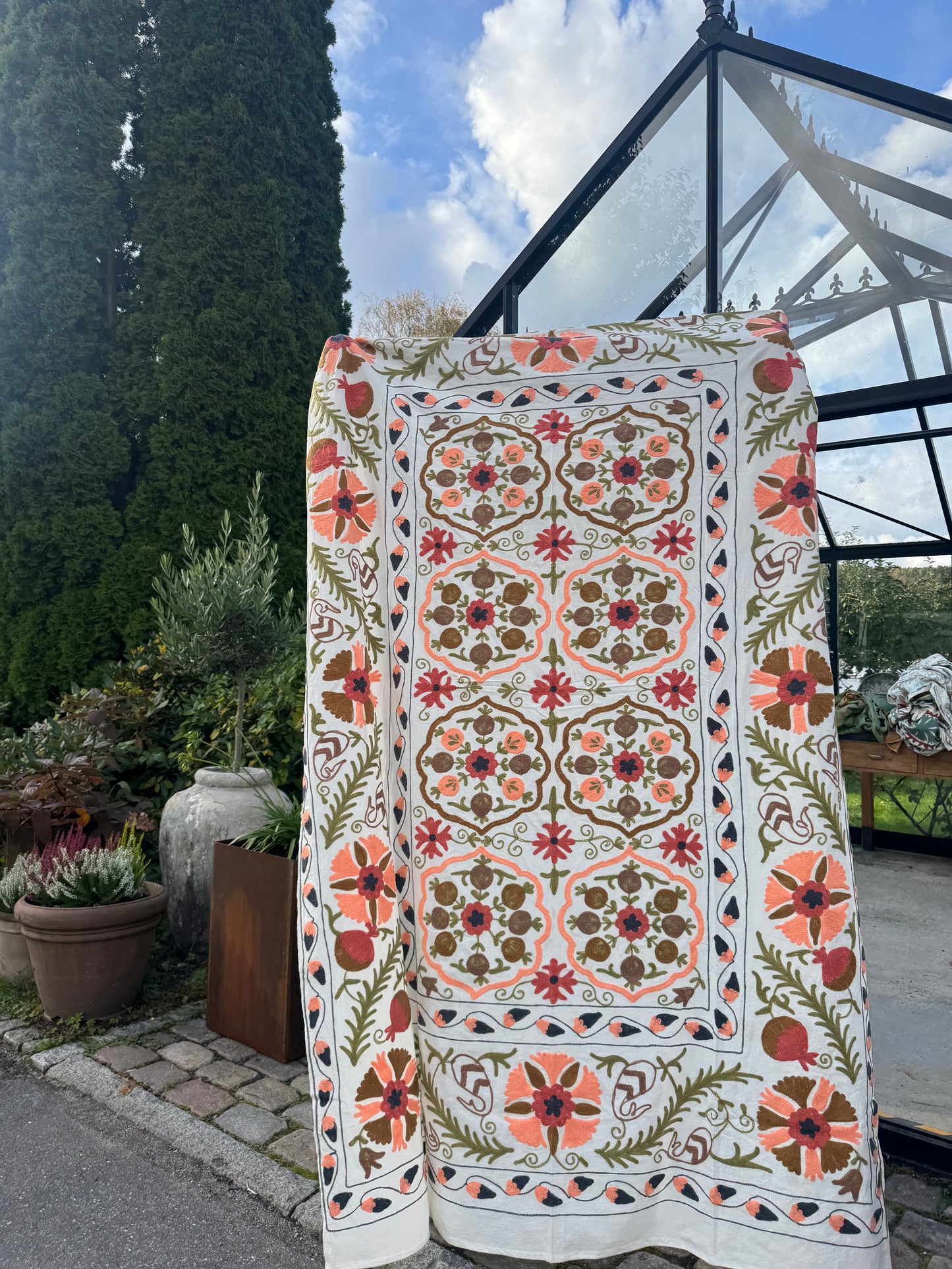 Suzani - brodert bomull