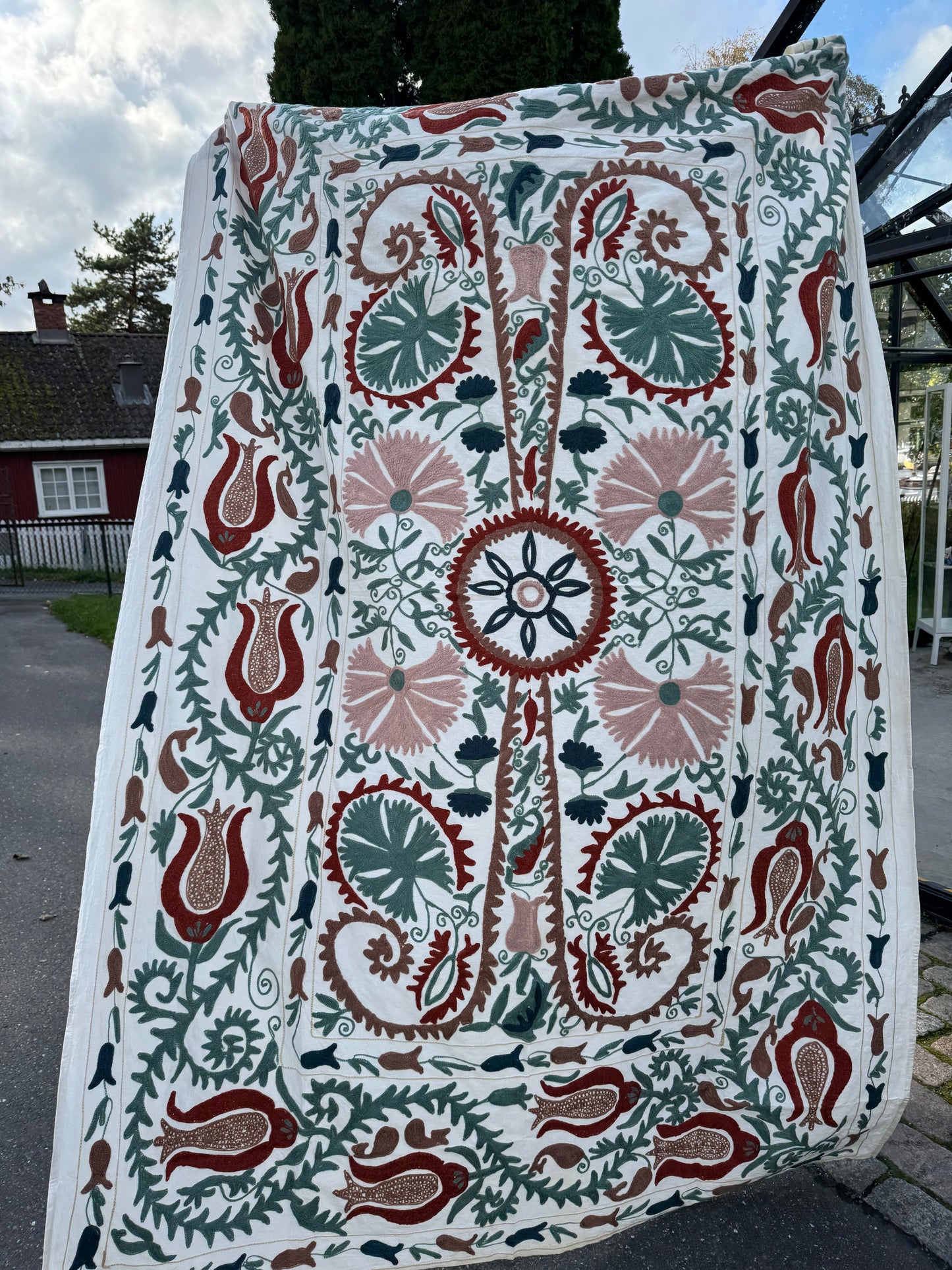 Suzani - brodert bomull