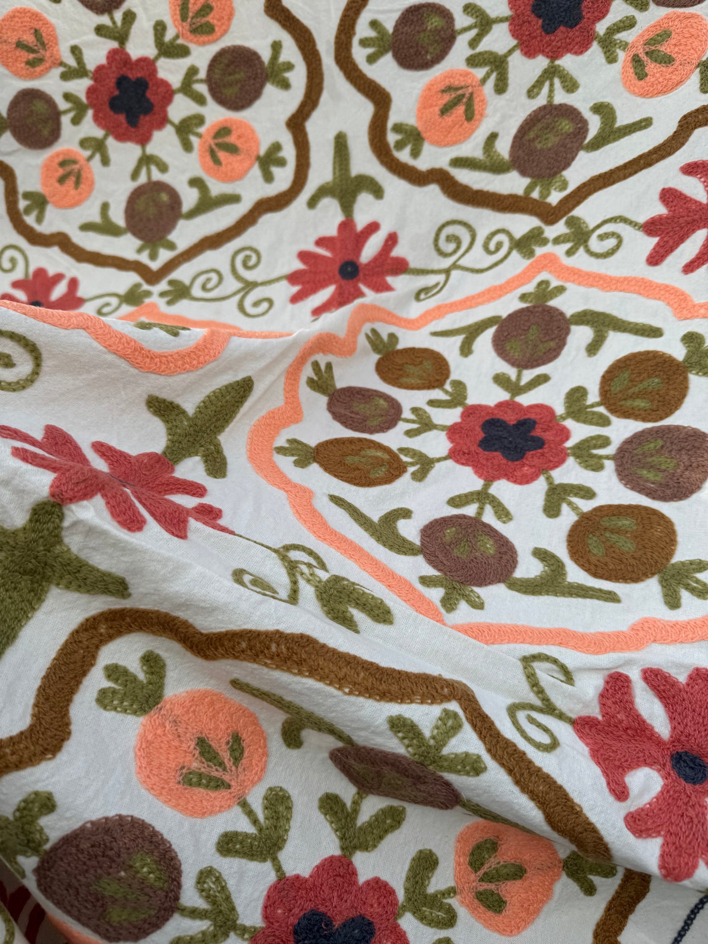 Suzani - brodert bomull