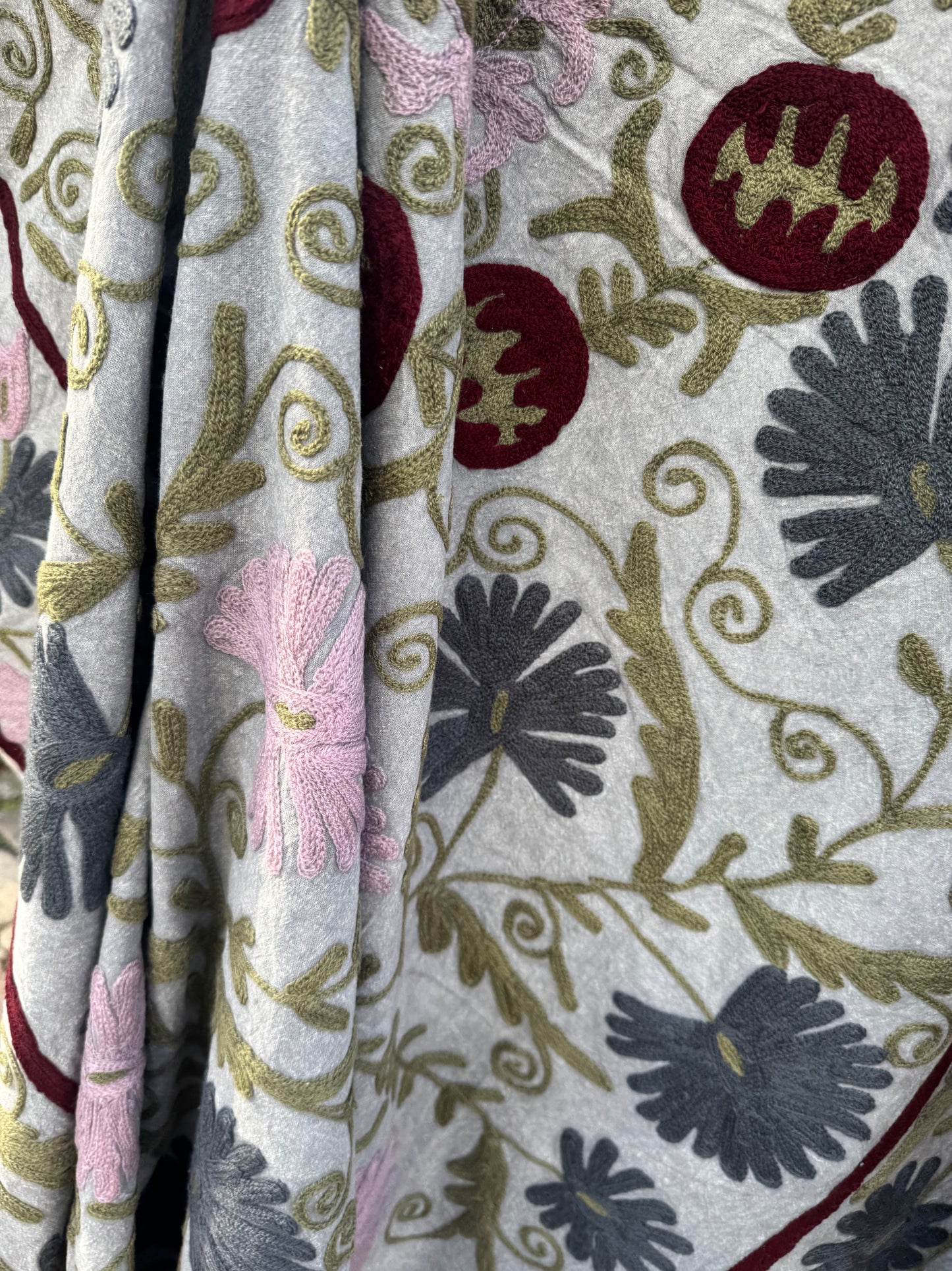 Suzani - brodert bomull