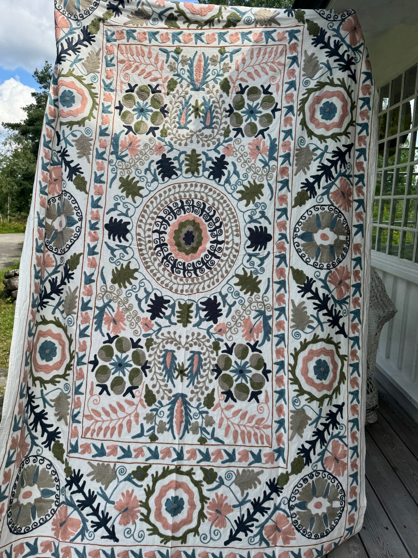 Suzani - brodert bomull
