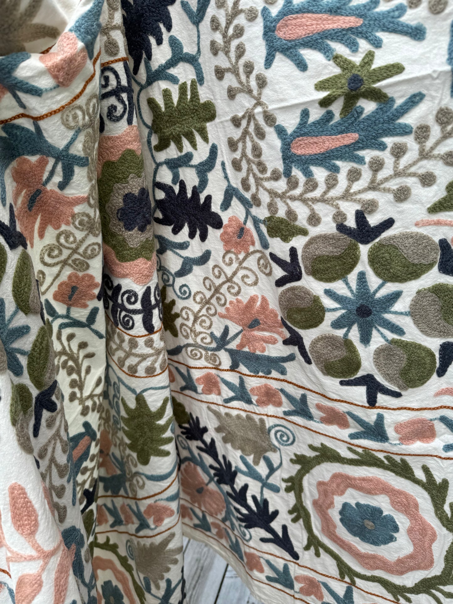 Suzani - brodert bomull