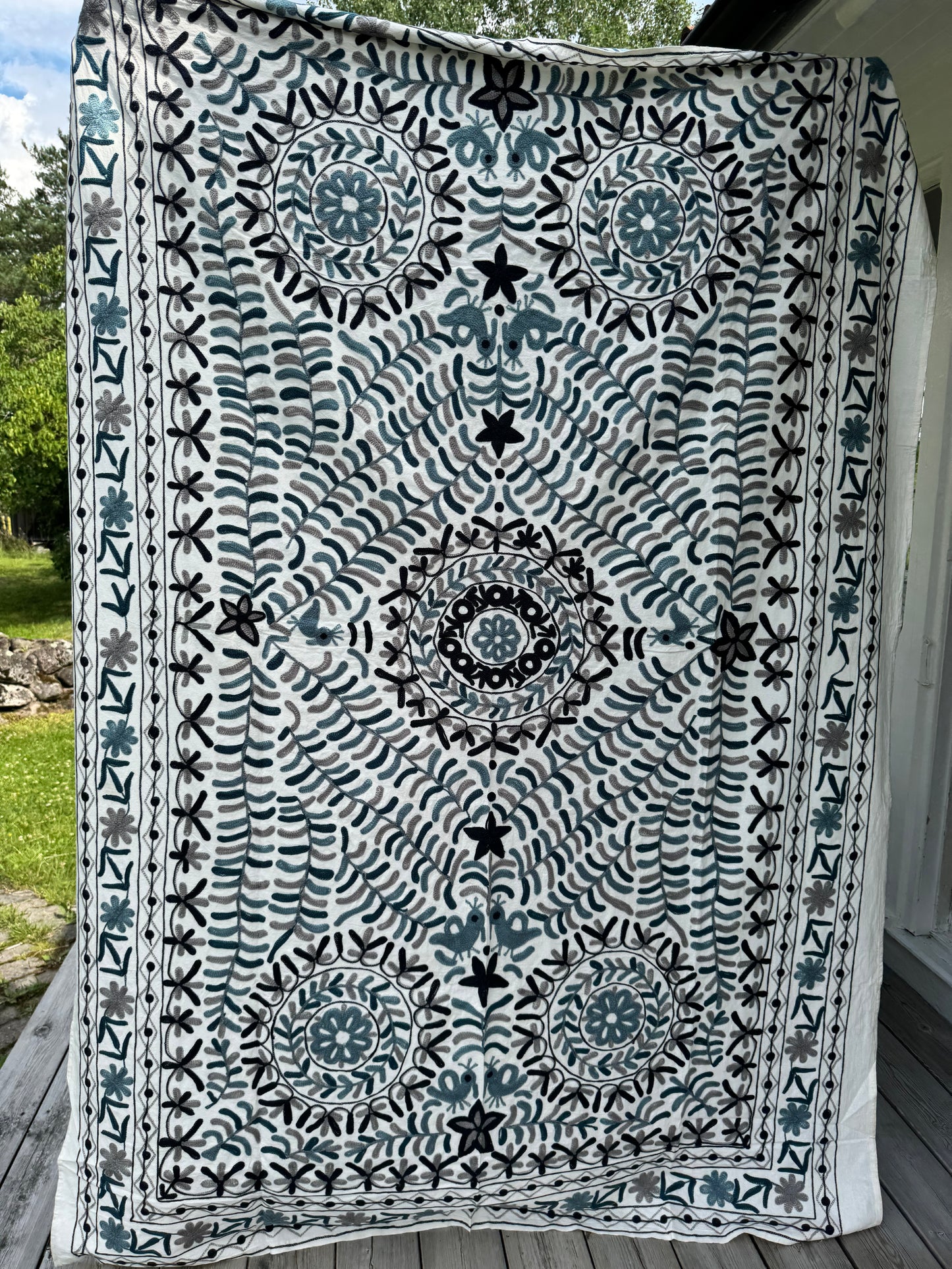 Suzani - brodert bomull