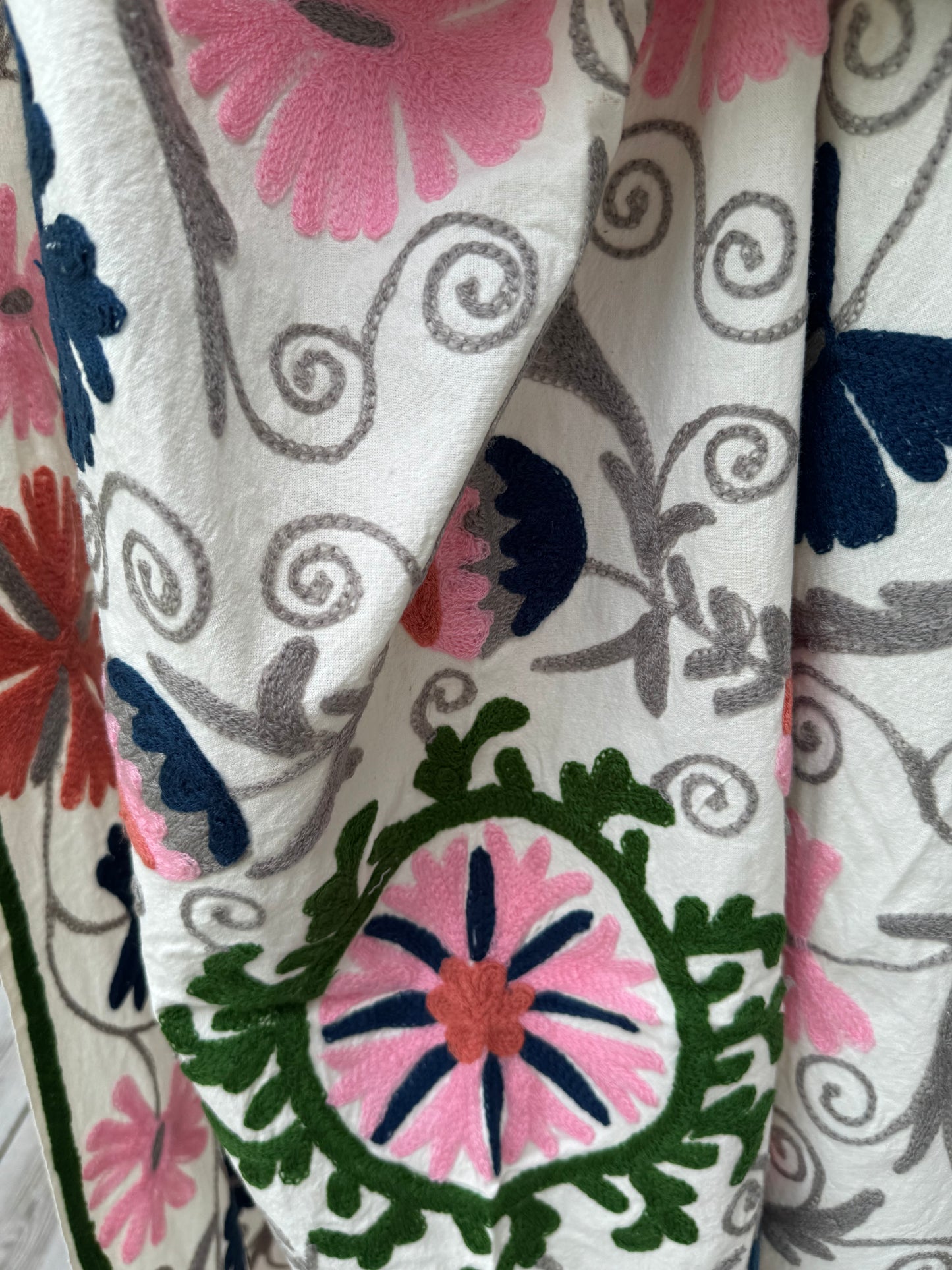 Suzani - brodert bomull