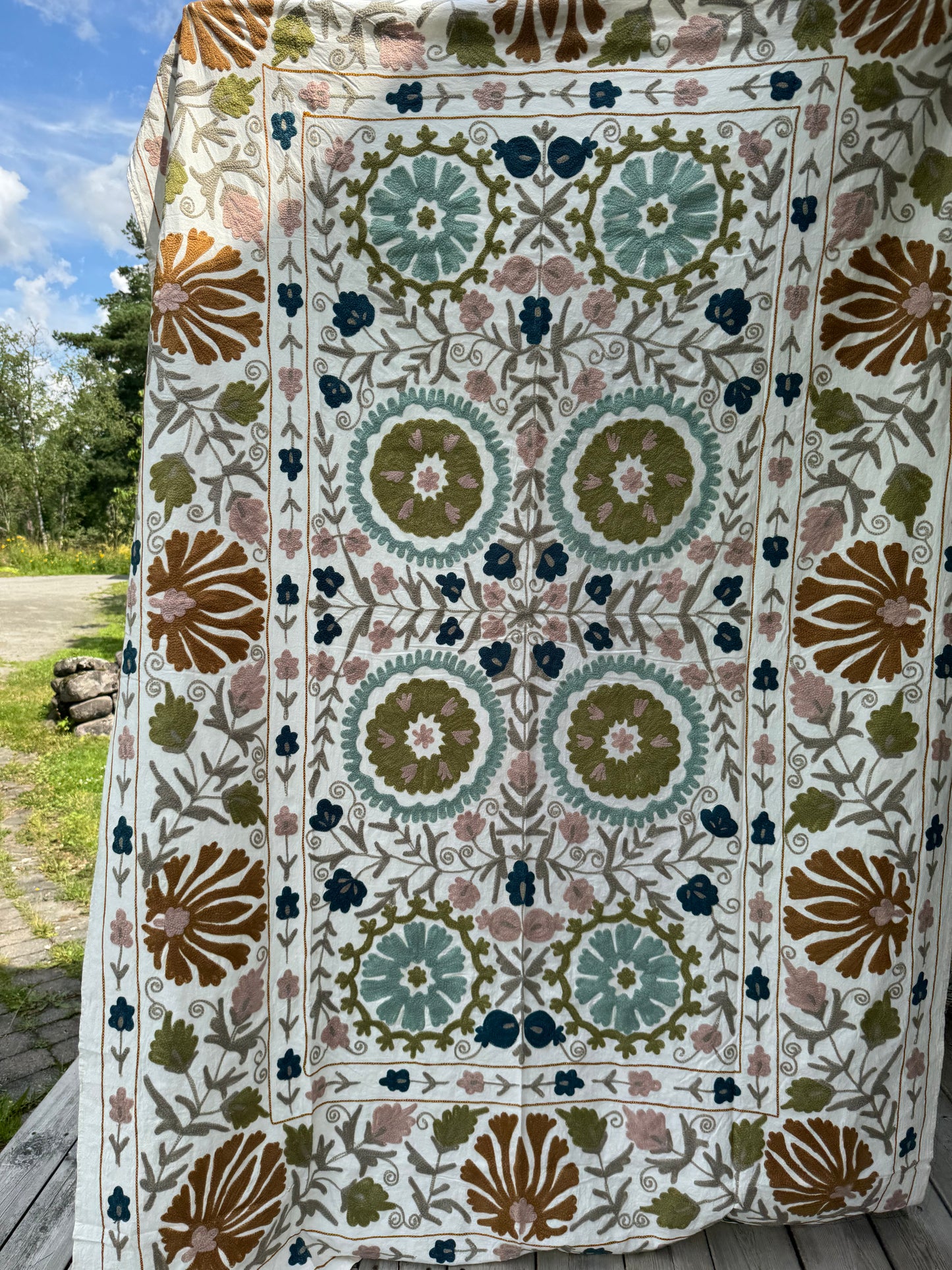 Suzani - brodert bomull