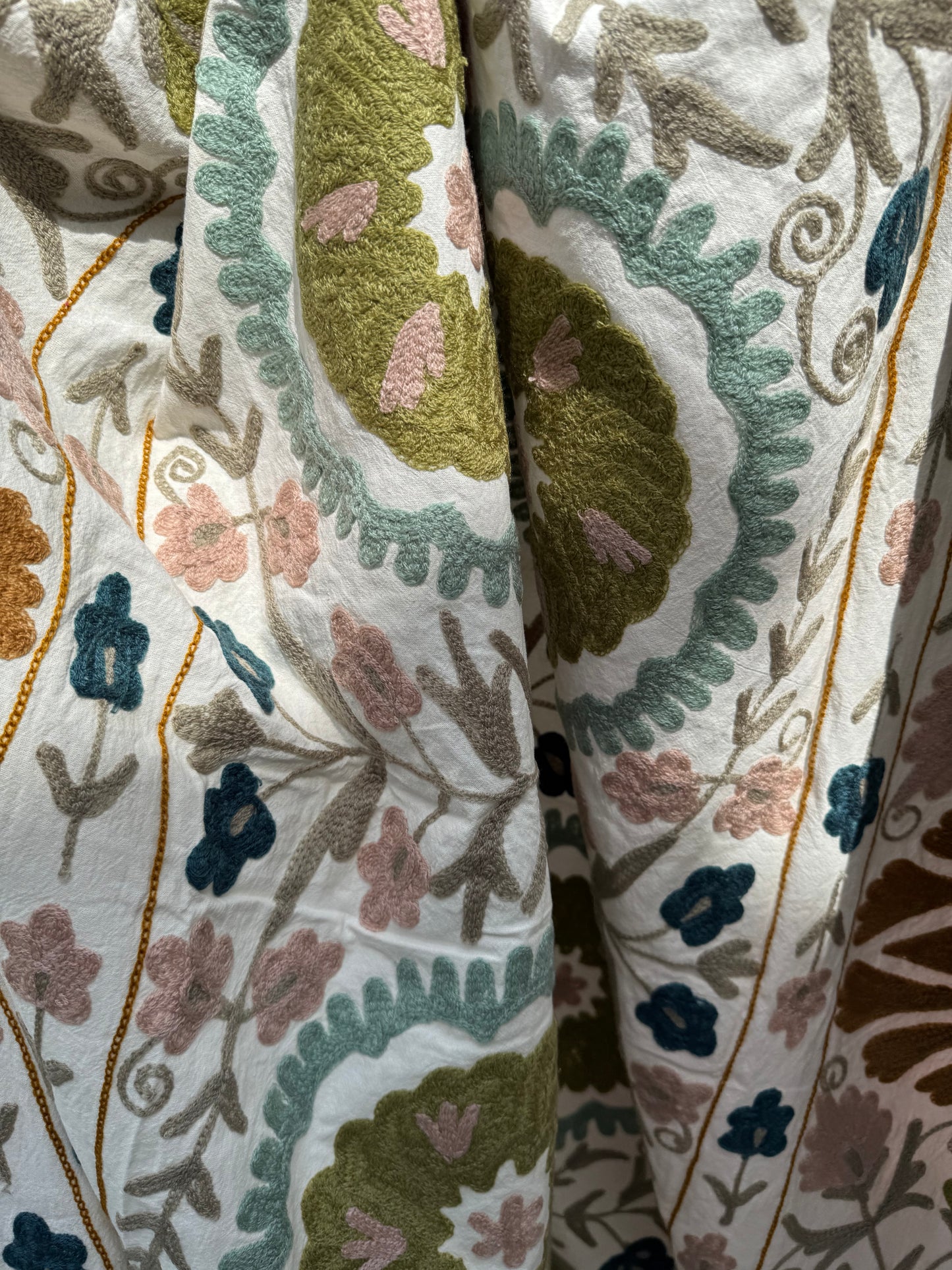 Suzani - brodert bomull