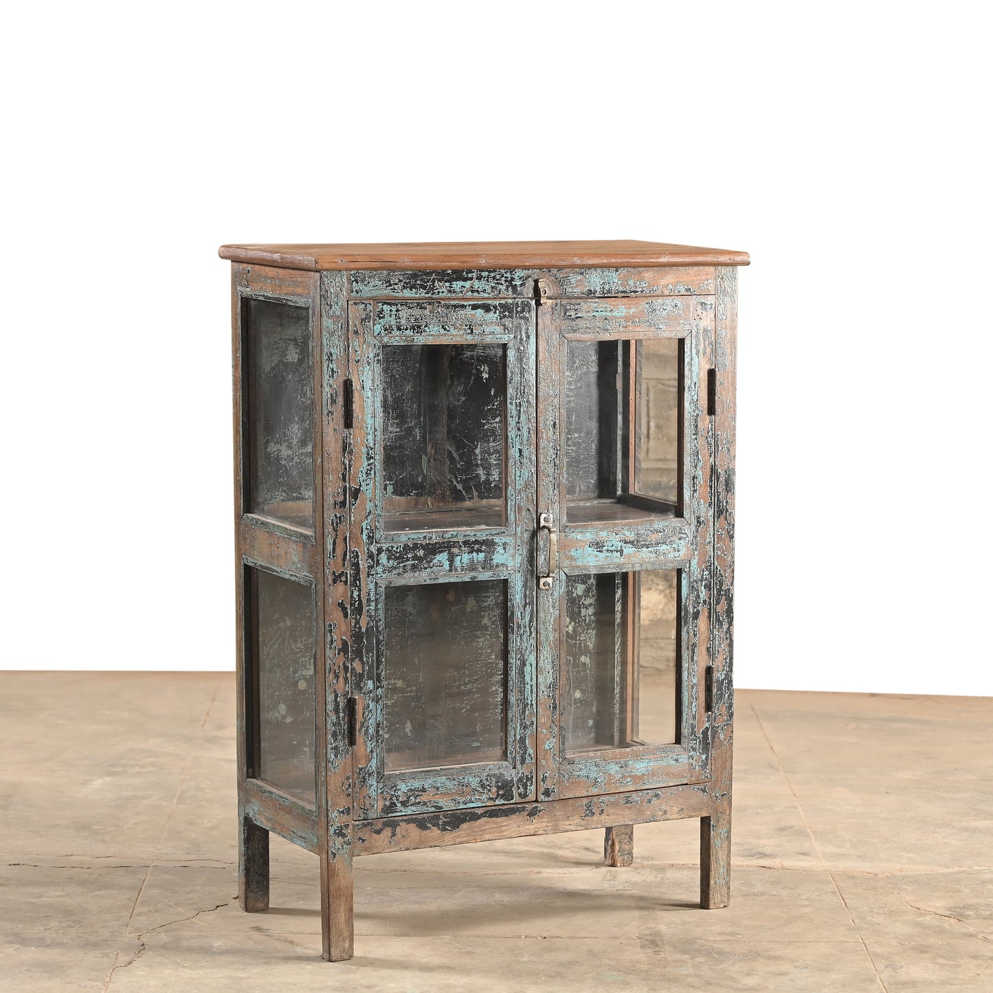 Vitrineskap med patina