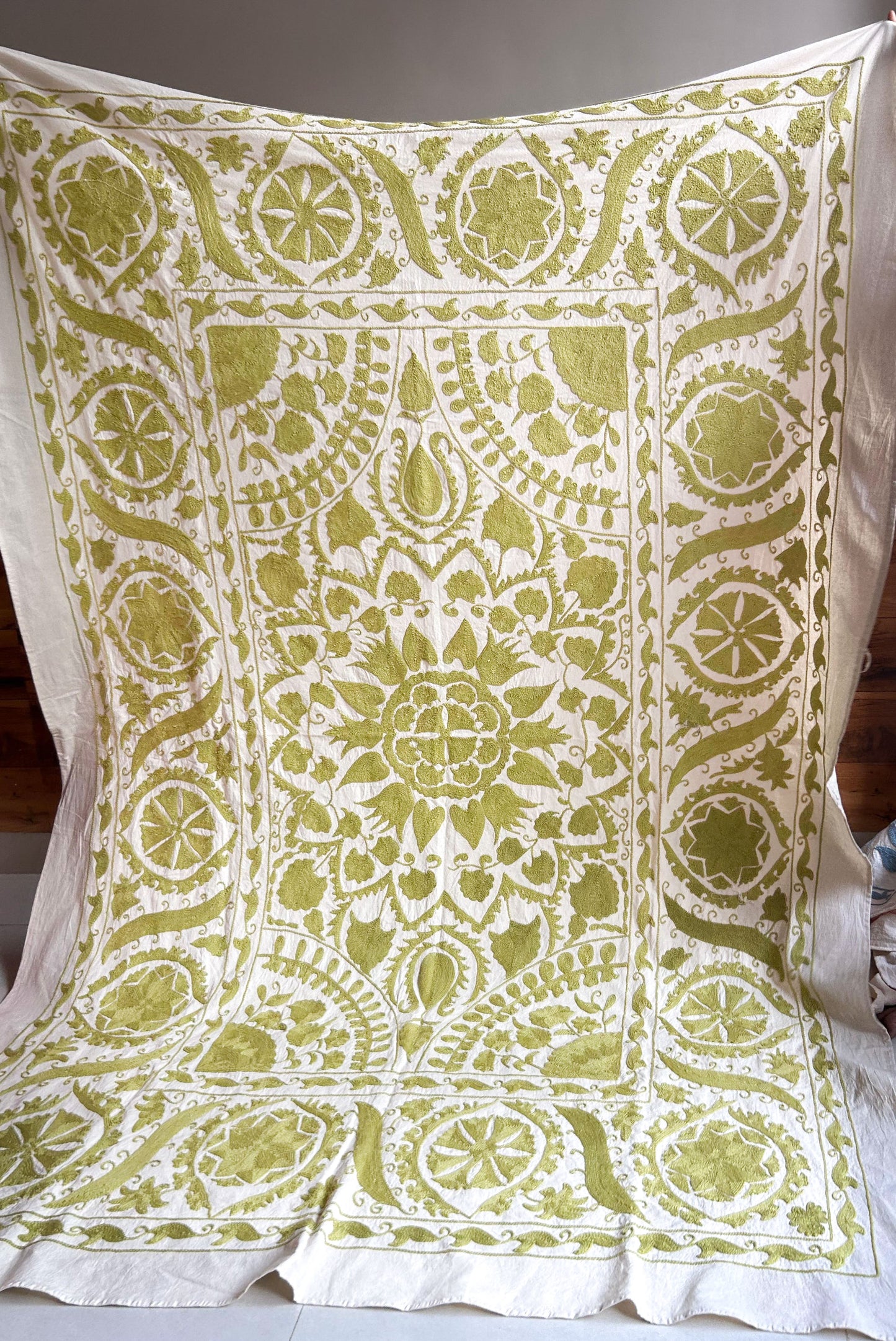 Suzani - håndbrodert bomull