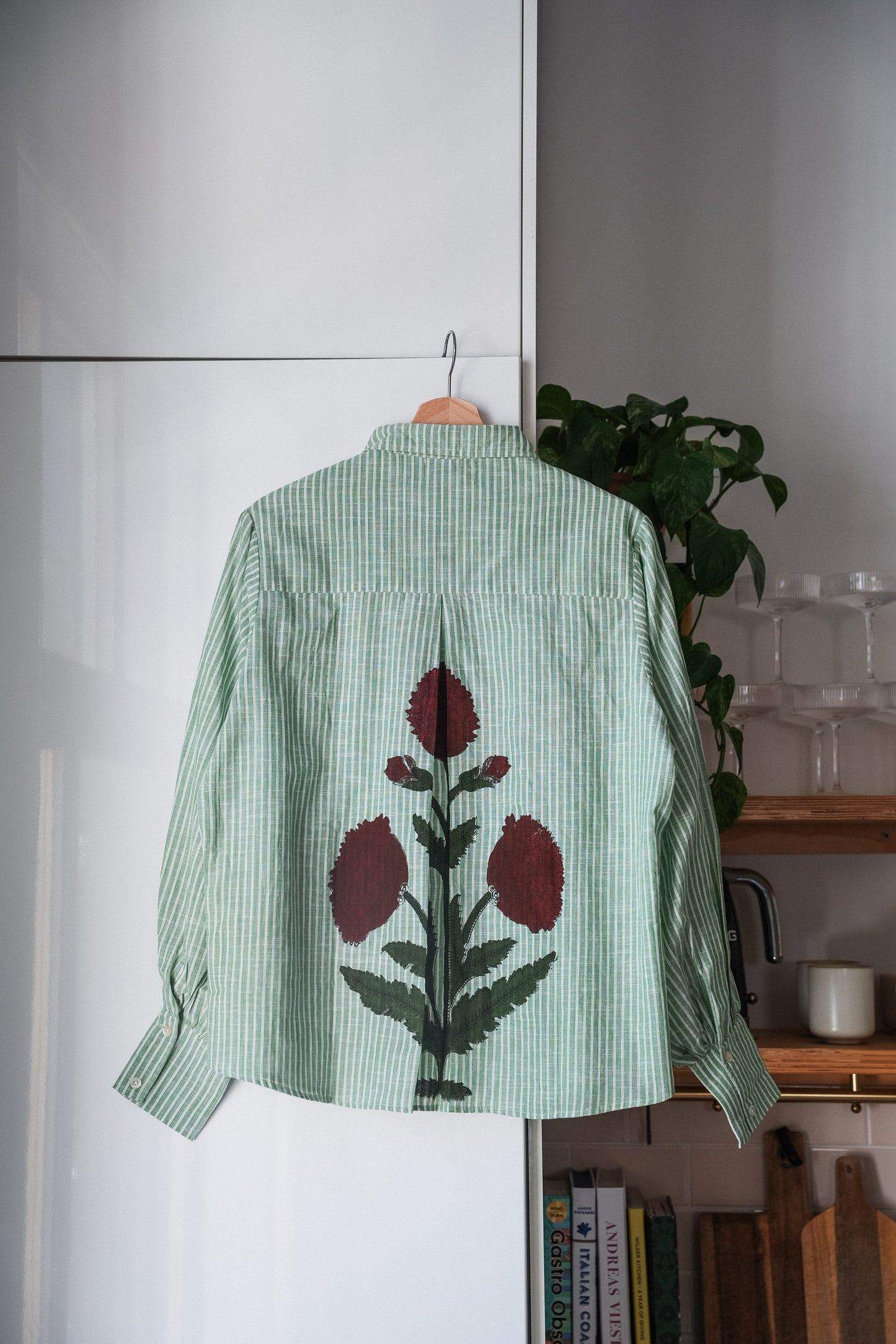 Elvira shirt - Grønne striper og valmue