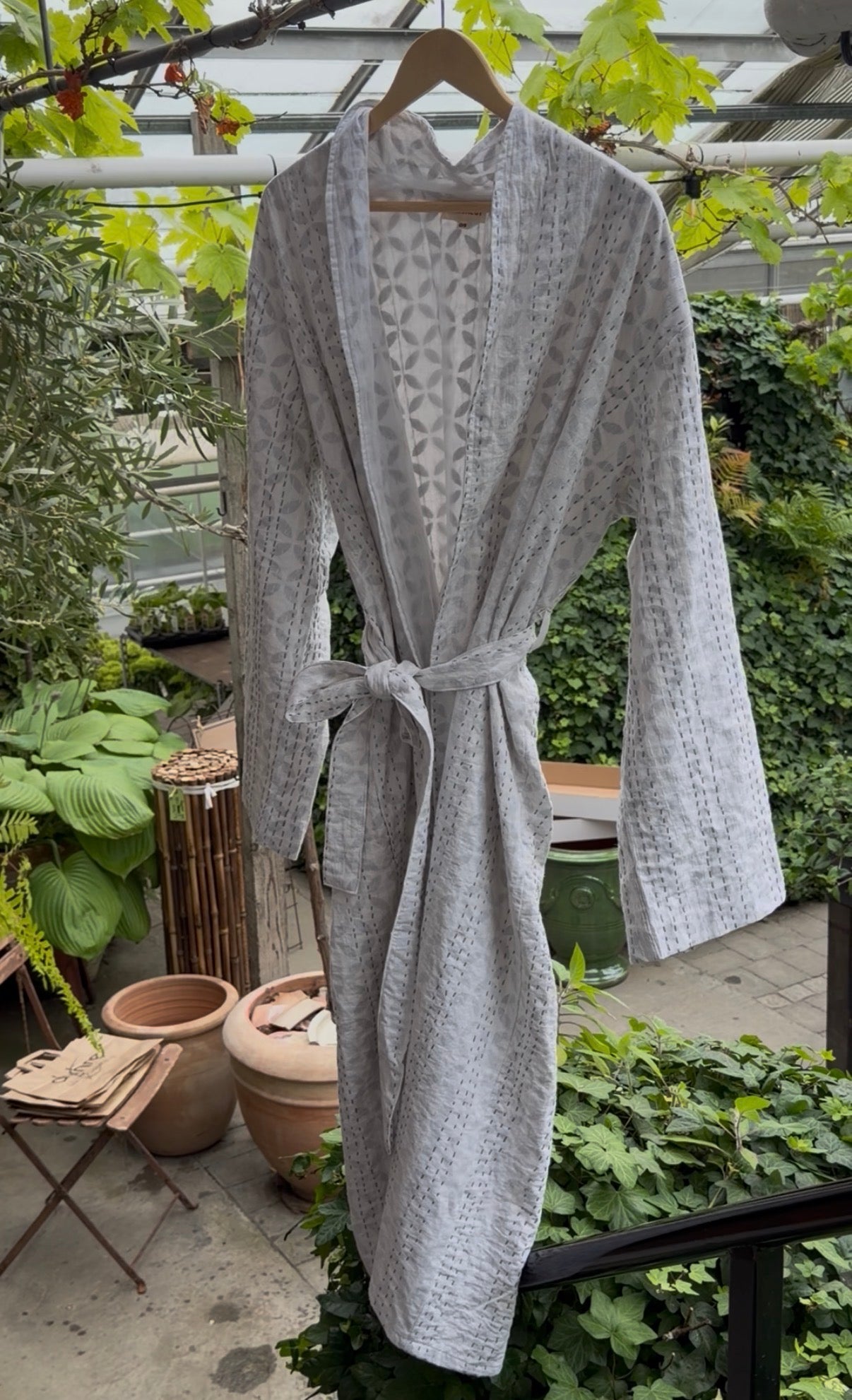 Morgenkåpe - hvit kantha, tolags bomull