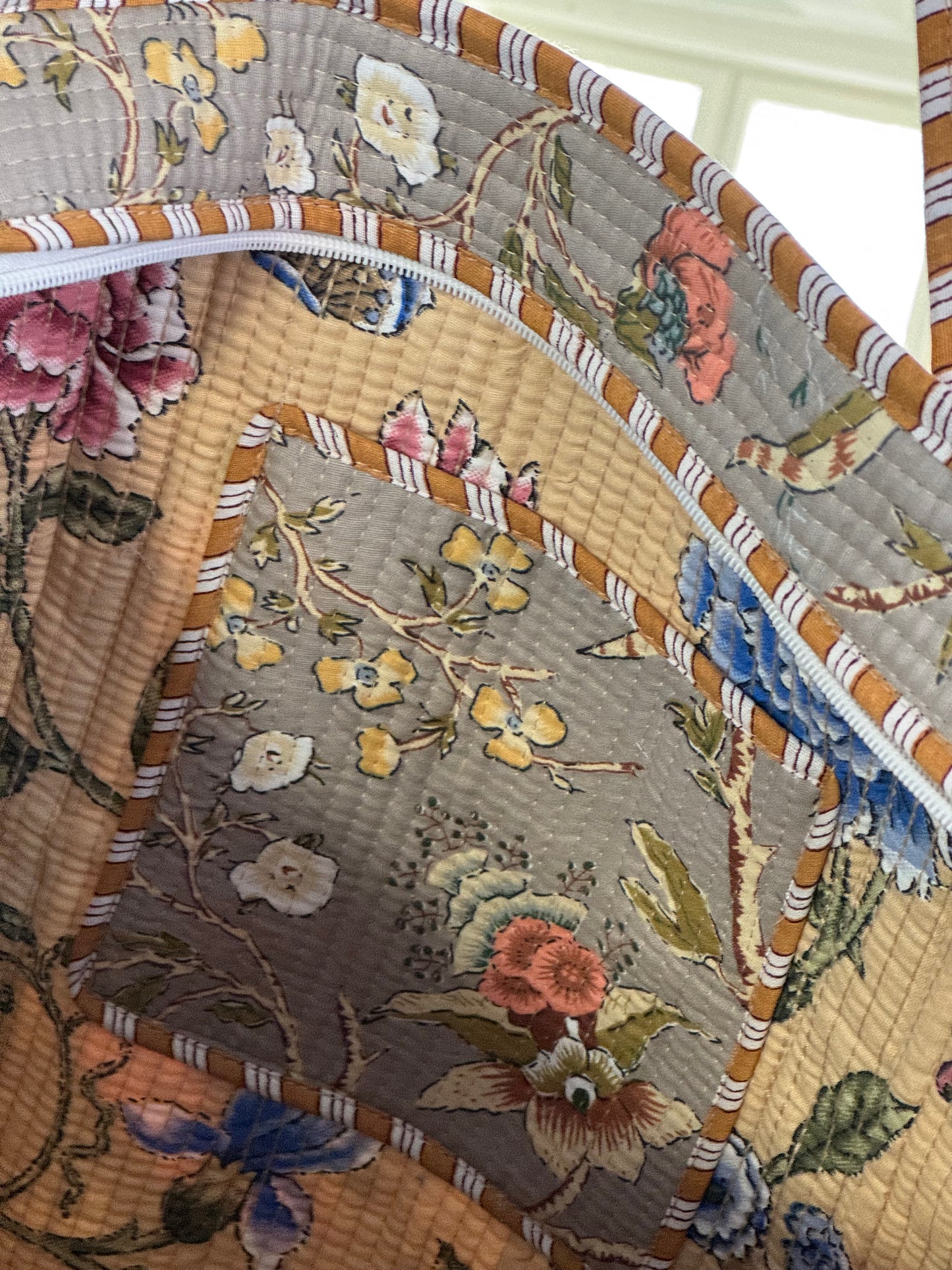 Quilted bag m/zip - floral