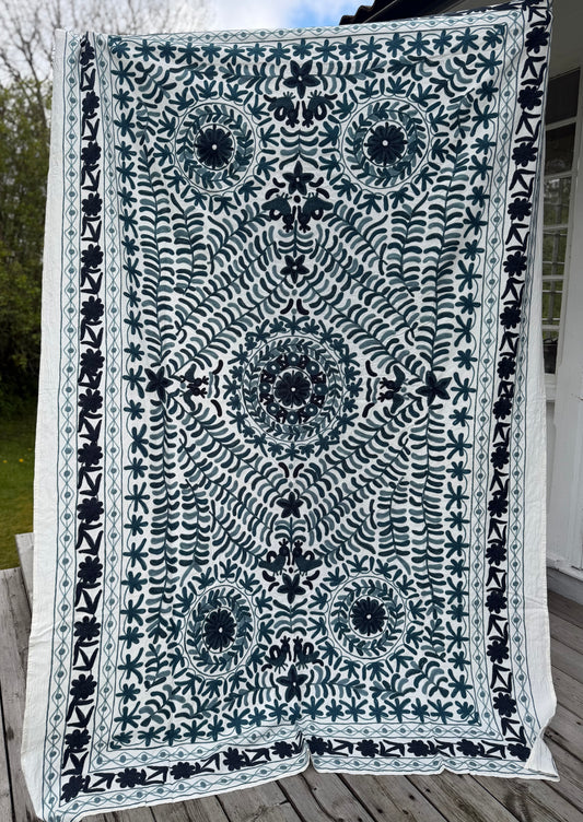 Suzani - brodert bomull