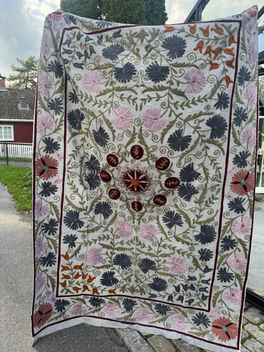 Suzani - brodert bomull