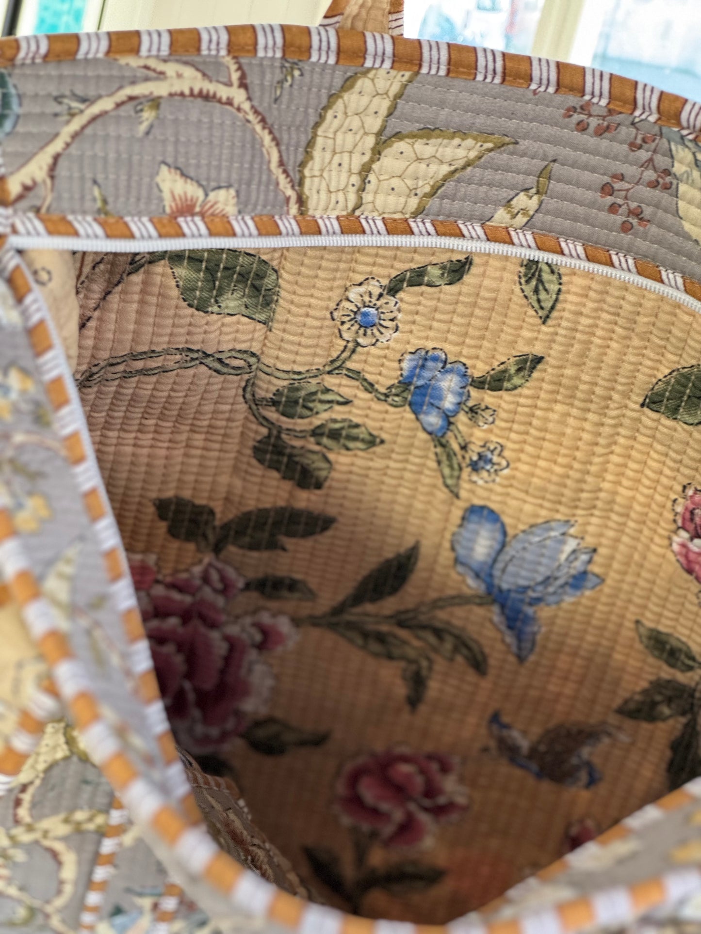 Quilted bag m/zip - floral