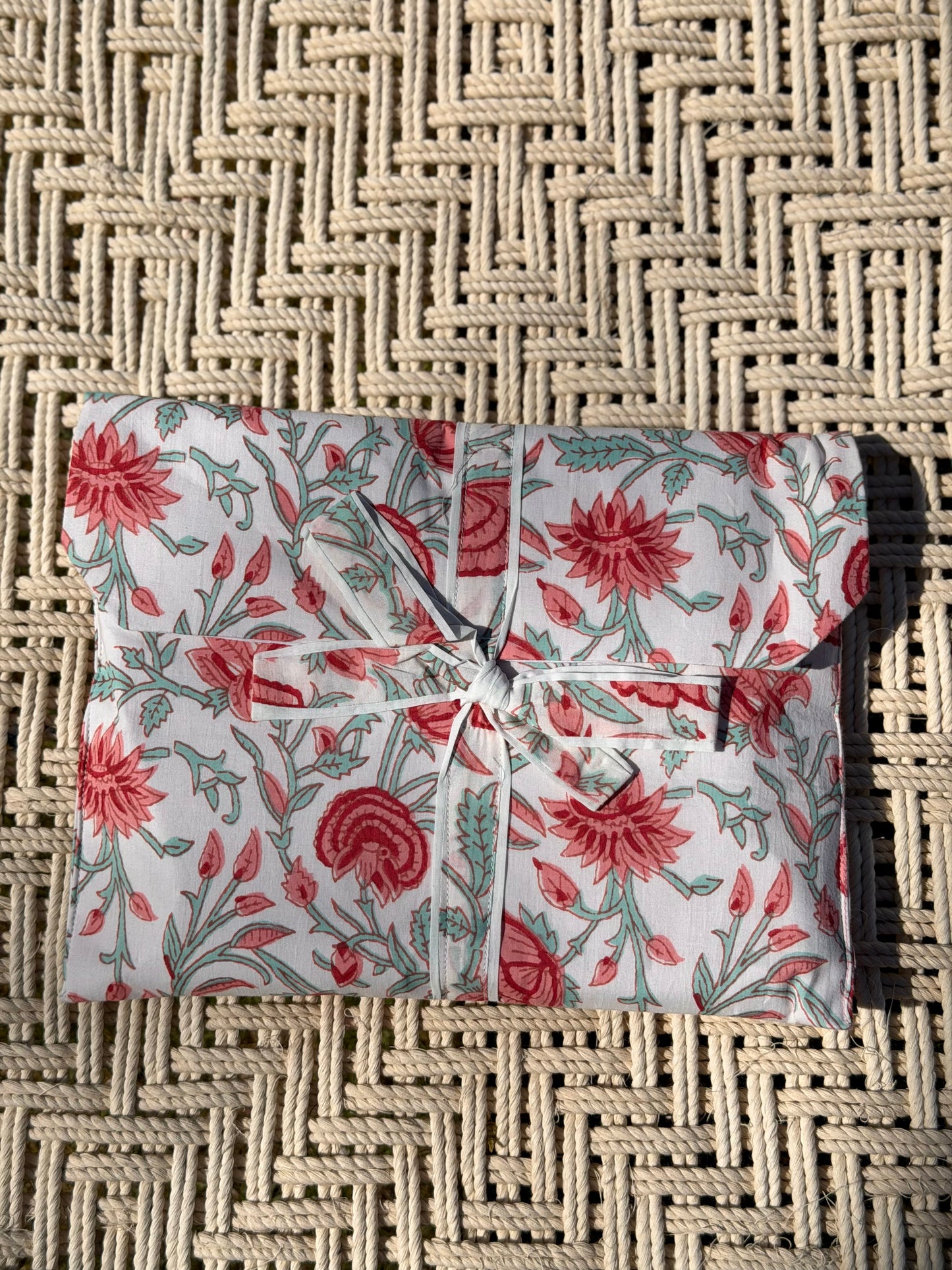 Pysjamas - hvit og rosa floral