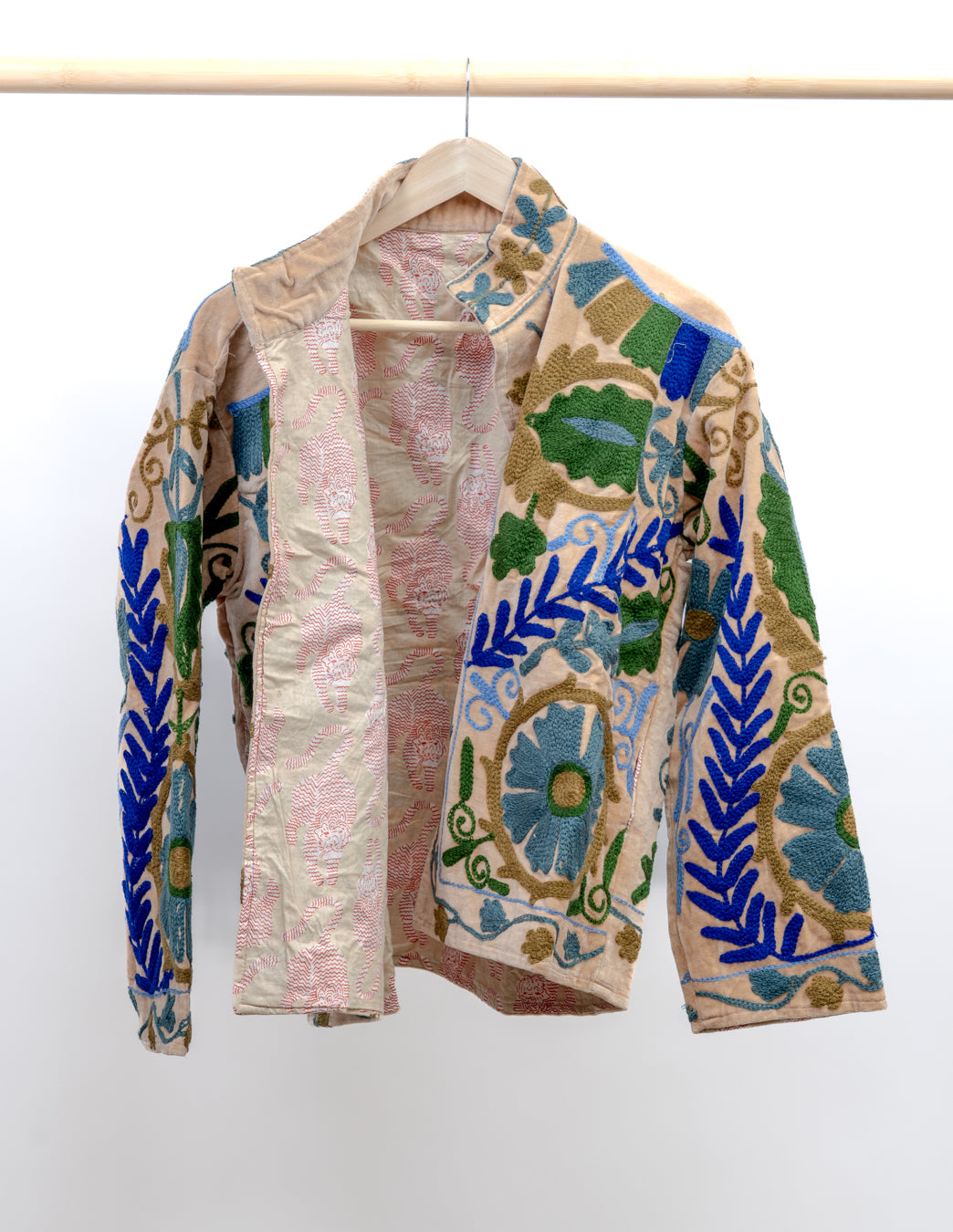 Jakke med broderi