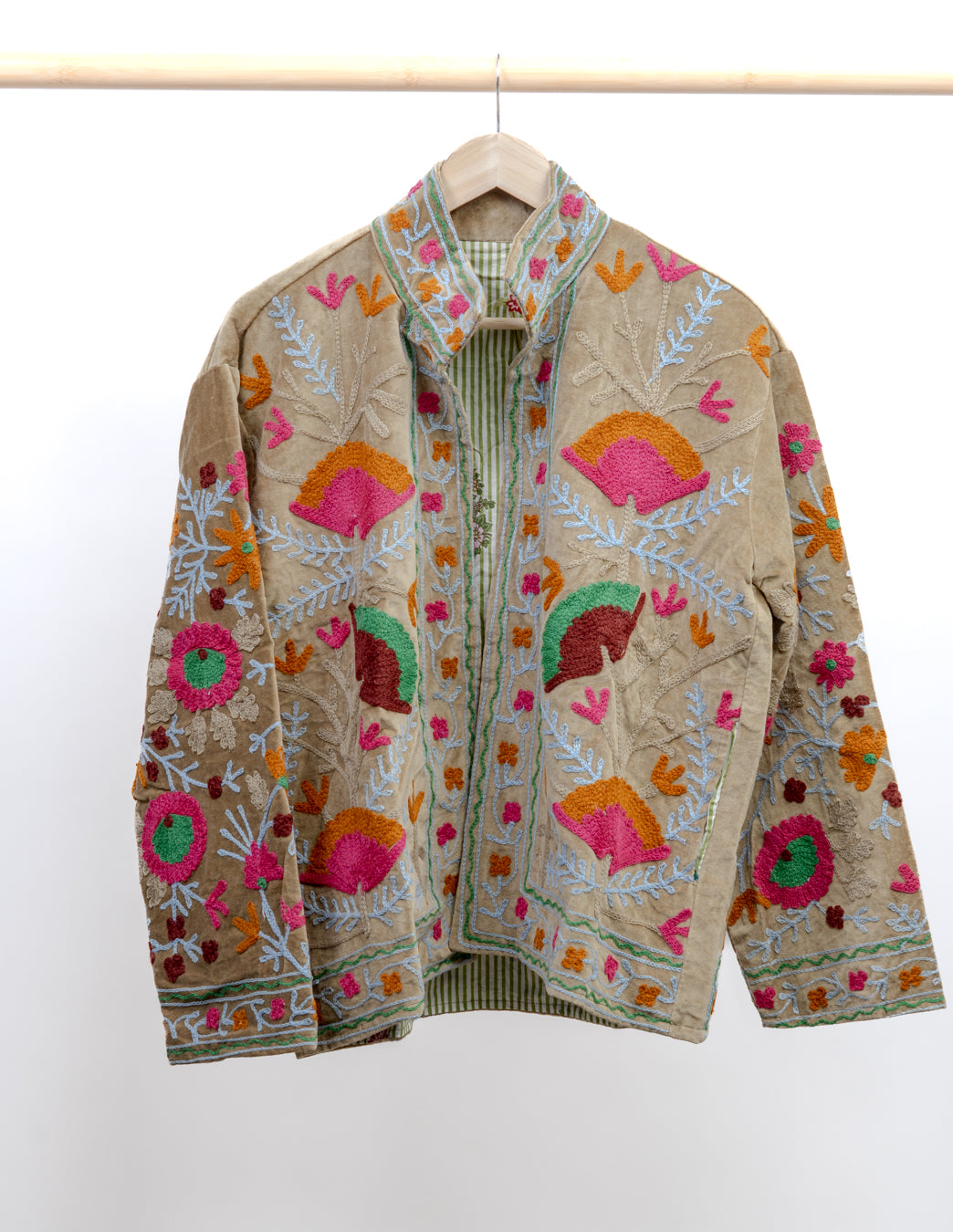 Jakke med broderi