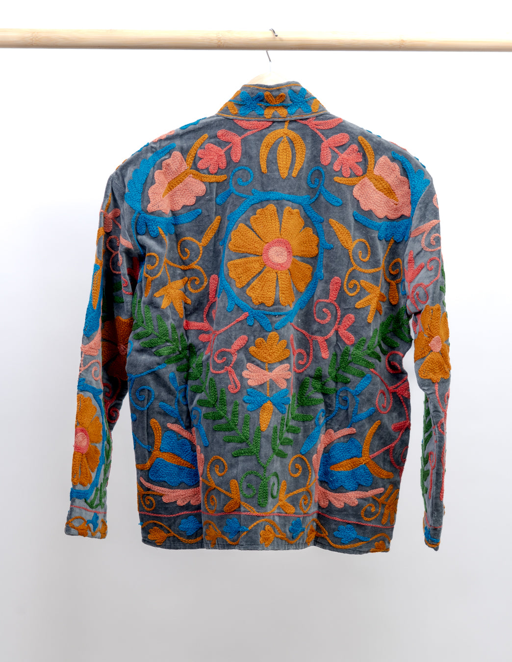 Jakke med broderi