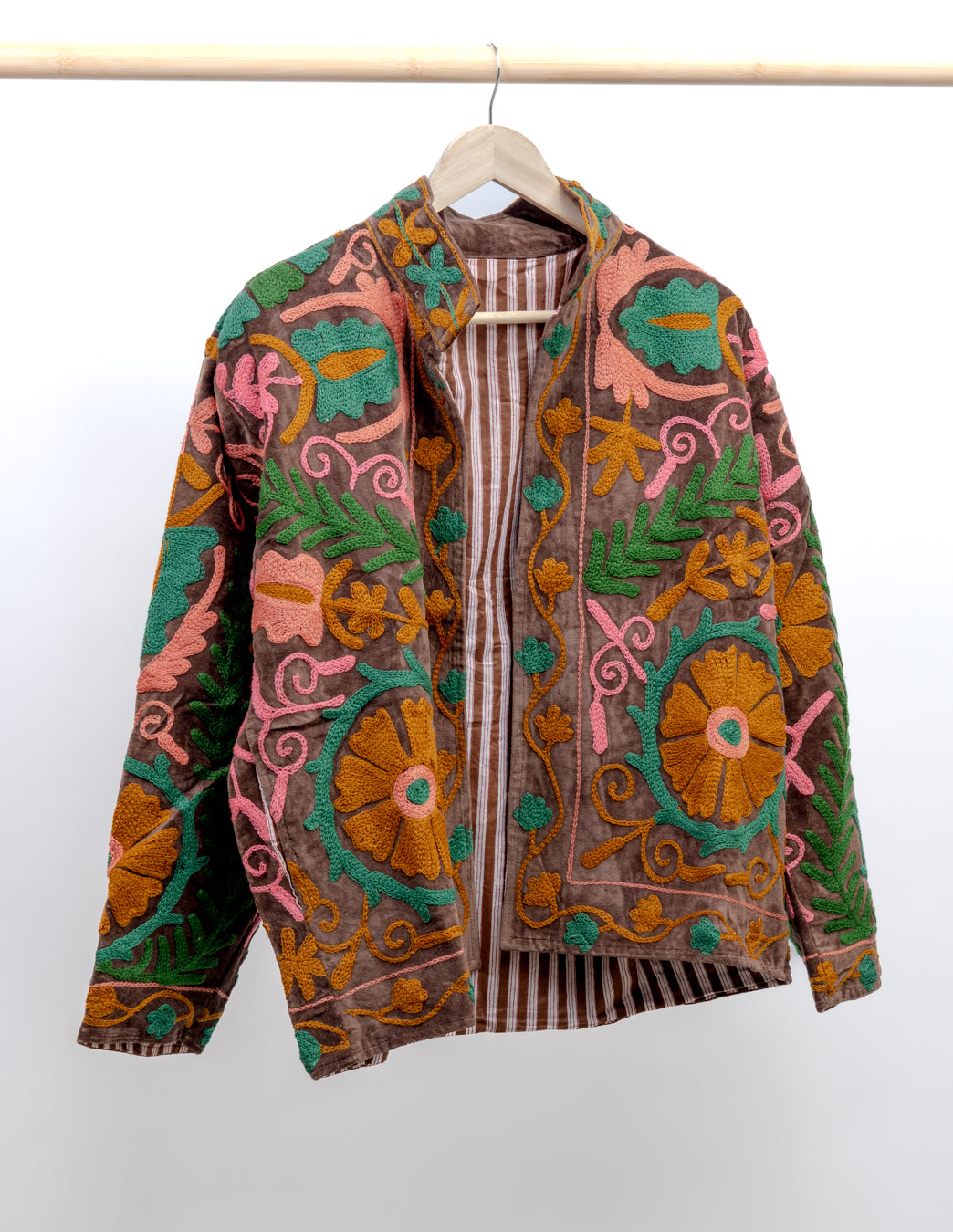 Jakke med broderi