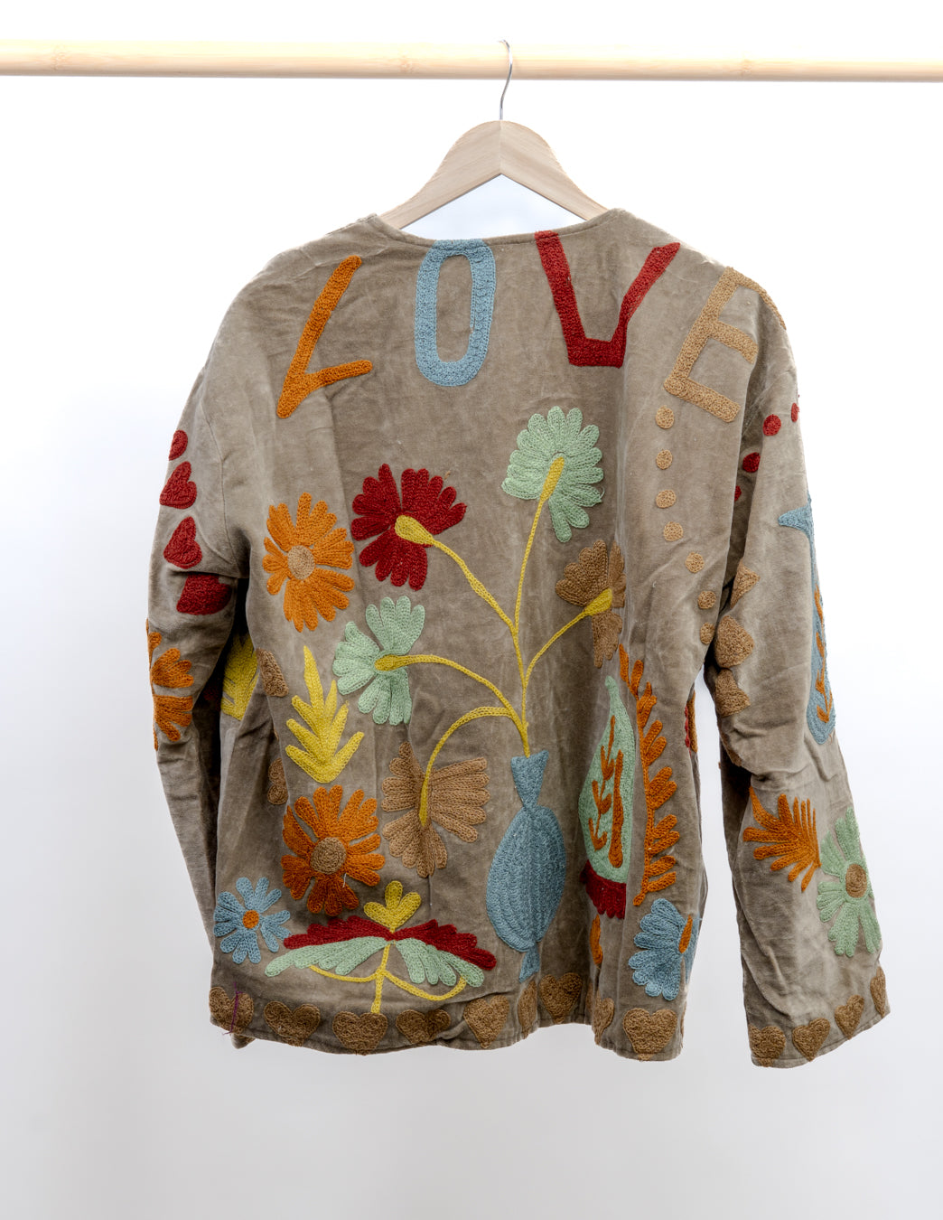 Jakke med broderi (V-neck)