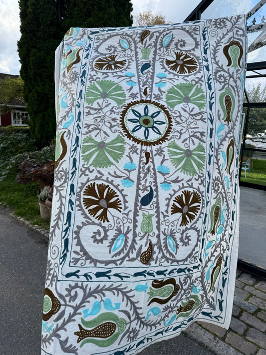 Suzani - brodert bomull