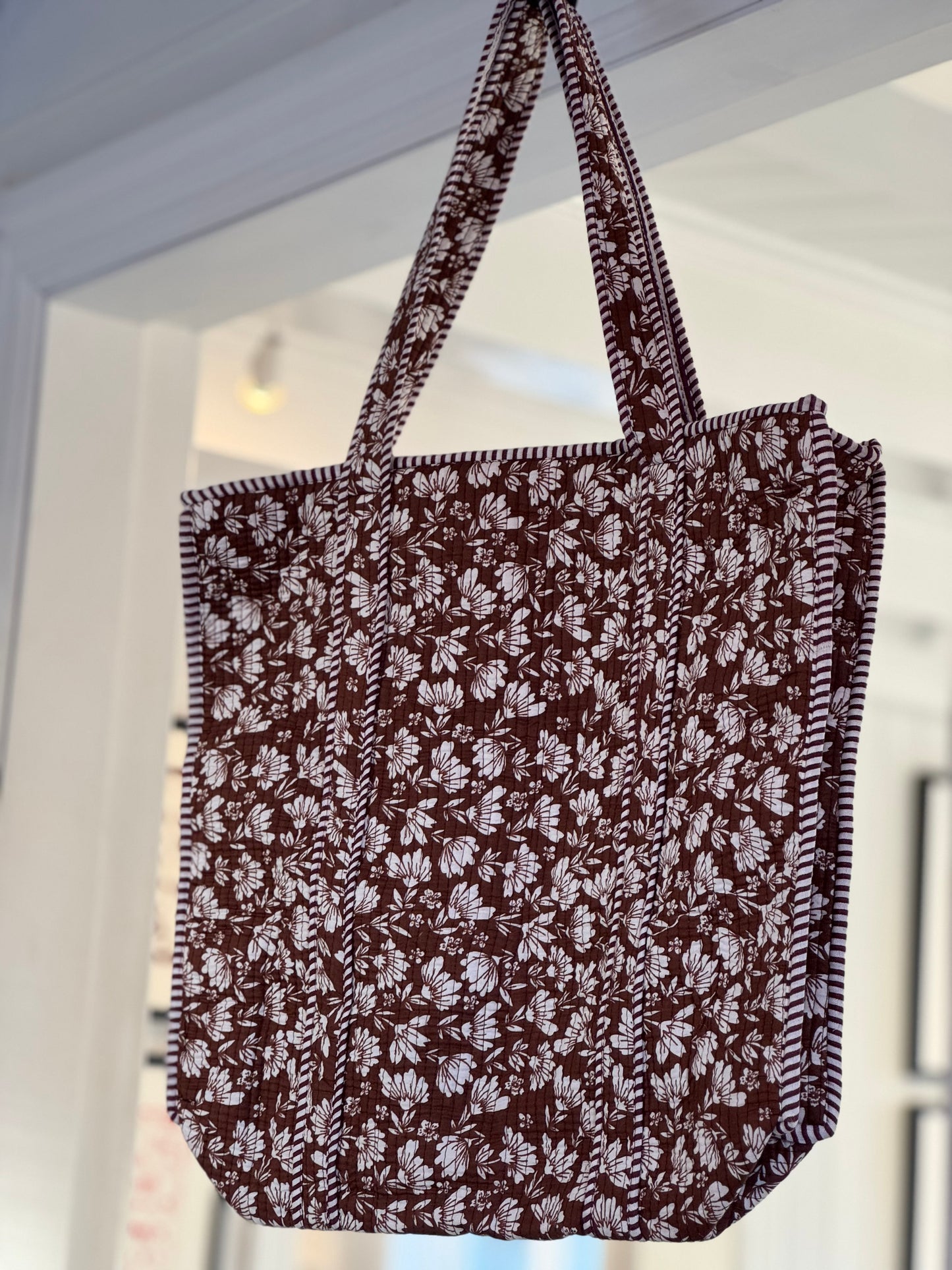 Quilted bag m/zip - brun med blomster