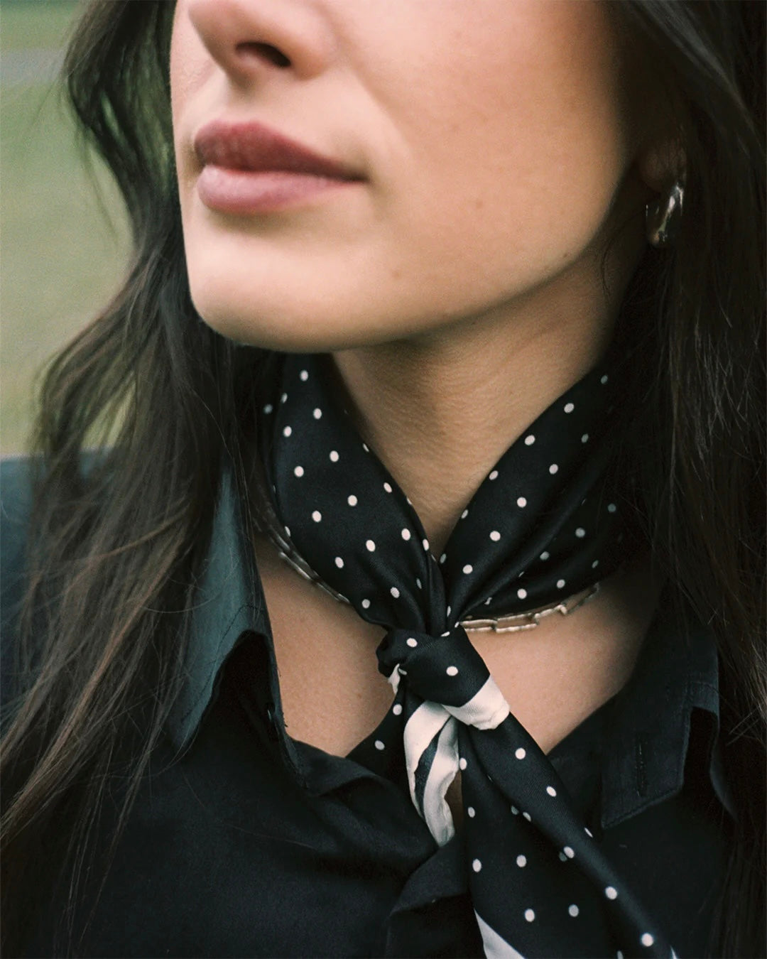 Nero di Seppia - silkeskjerf 50x50cm