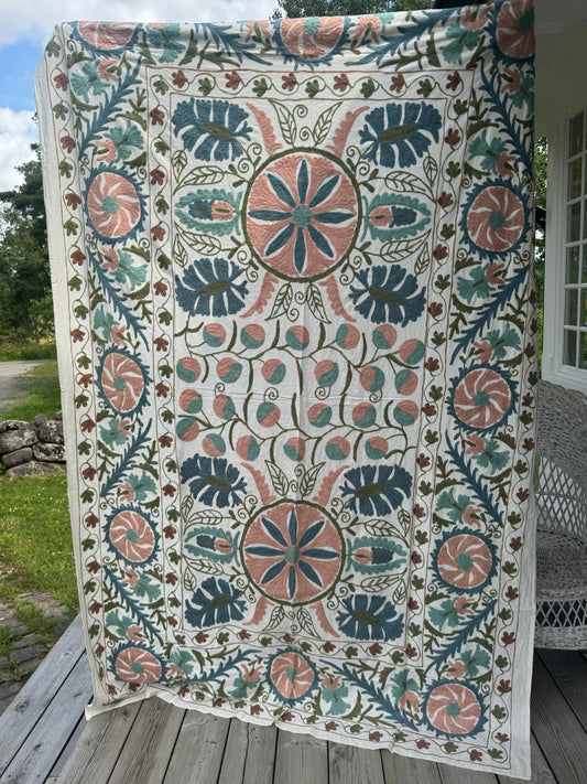 Suzani - brodert bomull