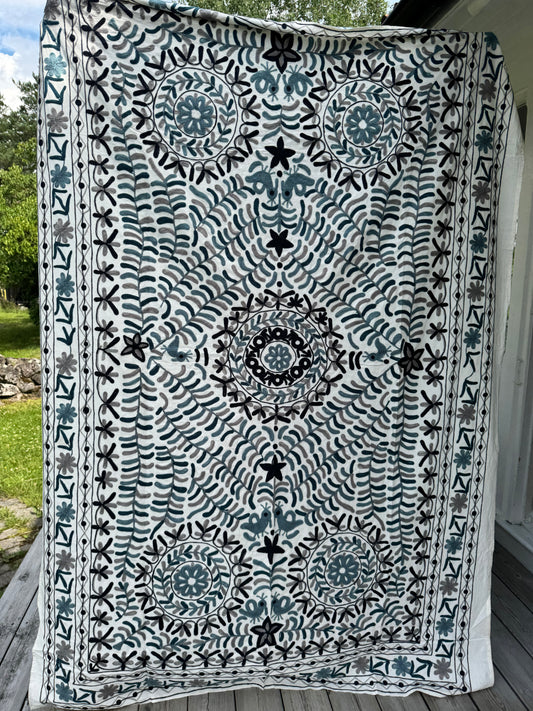 Suzani - brodert bomull