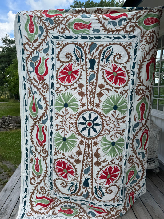 Suzani - brodert bomull