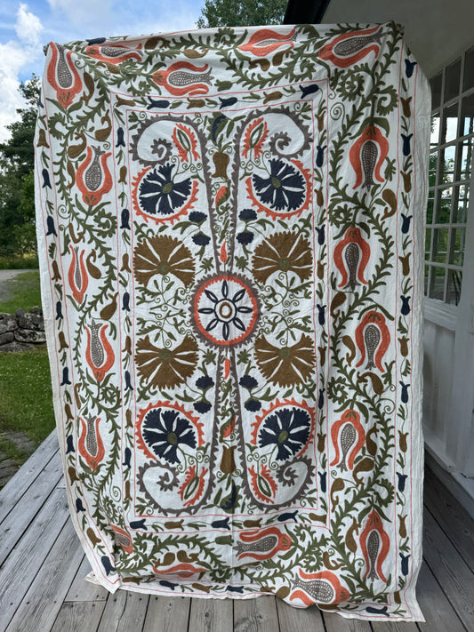 Suzani - brodert bomull