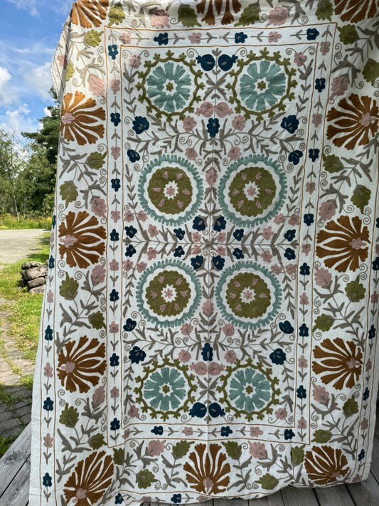 Suzani - brodert bomull