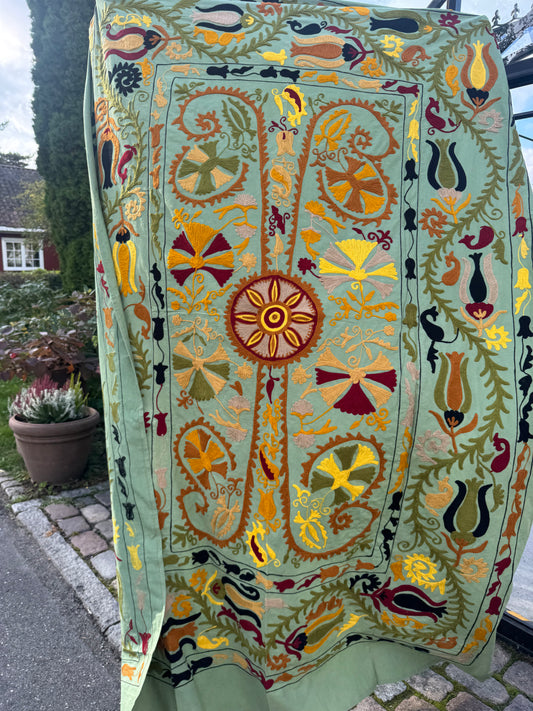 Suzani - brodert bomull