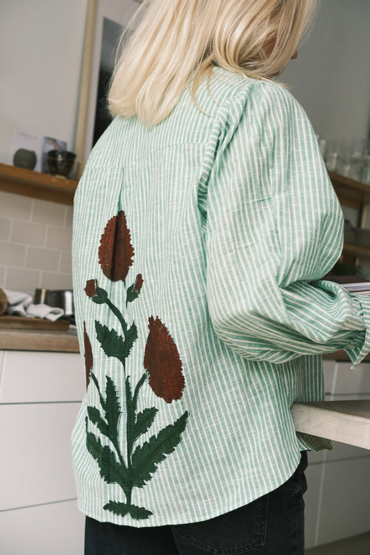 Elvira shirt - Grønne striper og valmue