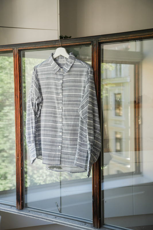 Elvira shirt - grå striper og valmue