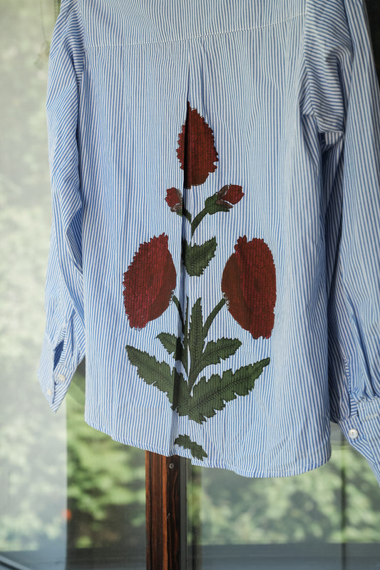 Elvira shirt - blå striper og valmue